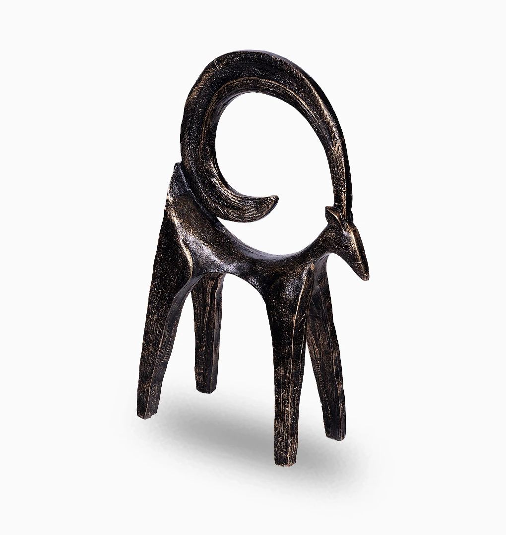 مجسمه کاپرا بزرگ