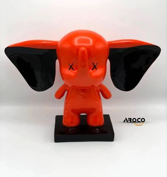 دامبو ایستاده