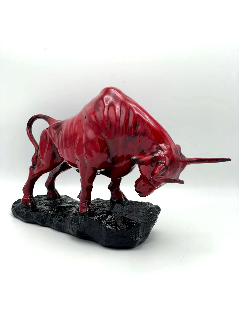 مجسمه بوفالو پایه دار جدید