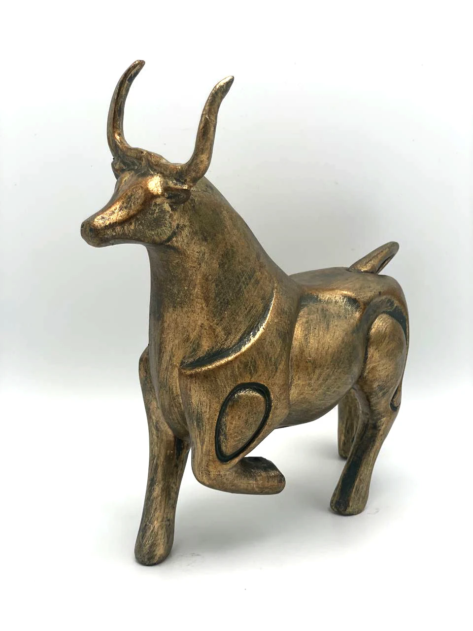 مجسمه بوفالو کوچک صاف